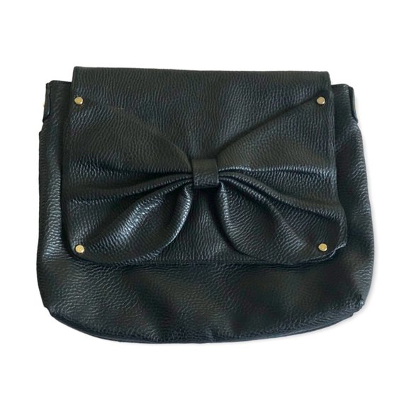 Sam & Libby Black Bow Accent Clutch pebble texture - Picture 1 of 10